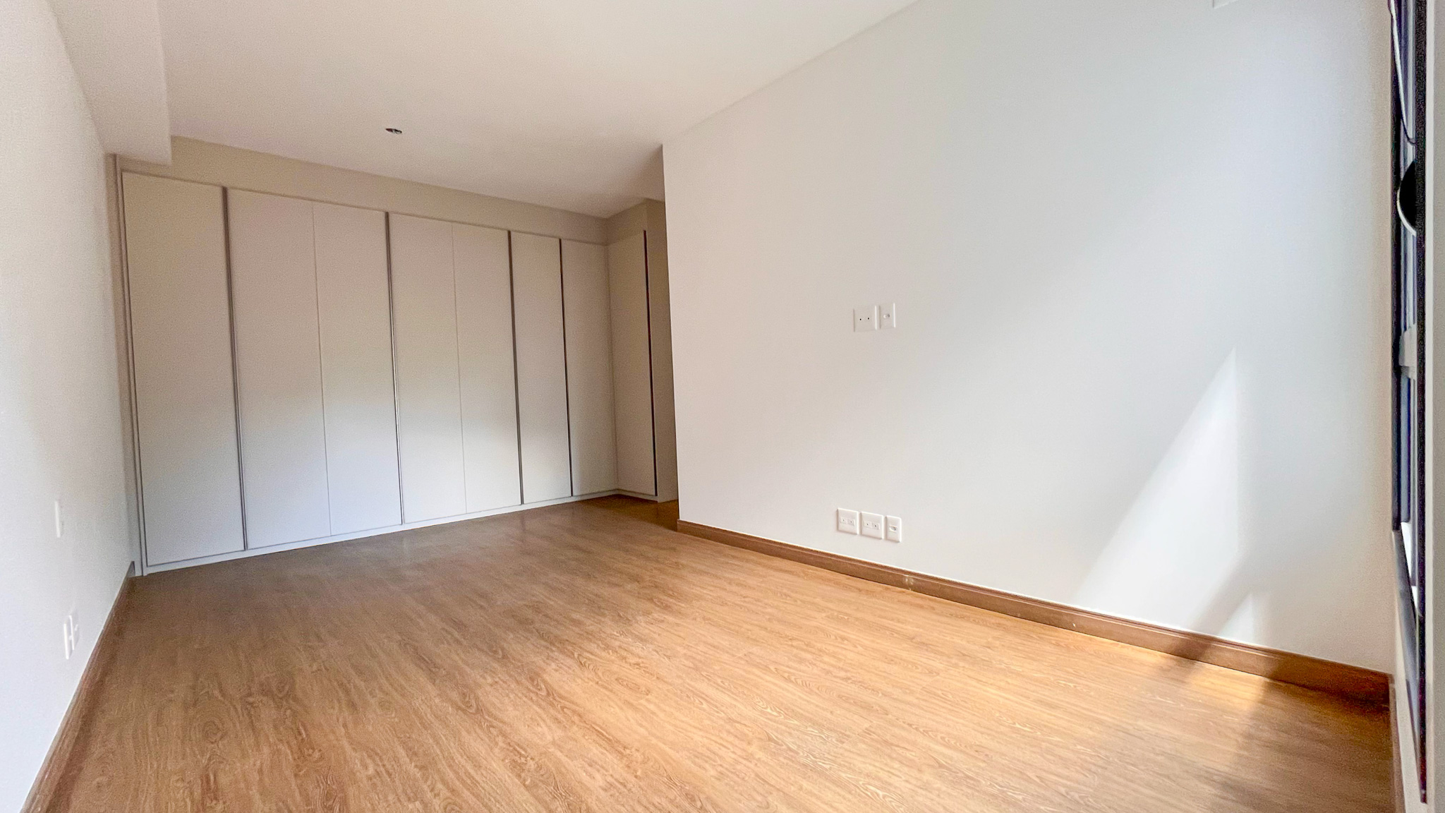Foto 4 de Apartamento, 3 quartos, 3 suites, 2 vagas - Sion - Belo Horizonte